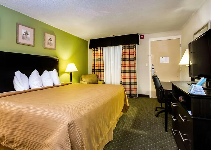Quality & Airport Hotel Moline