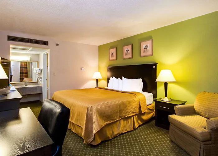 Quality & Airport Hotel Moline
