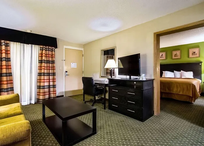 Quality & Airport Hotel Moline