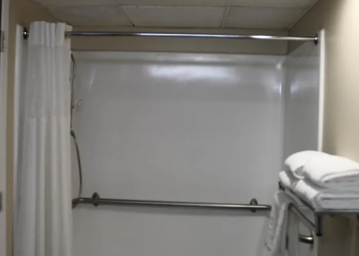 Quality & Airport Hotel Moline