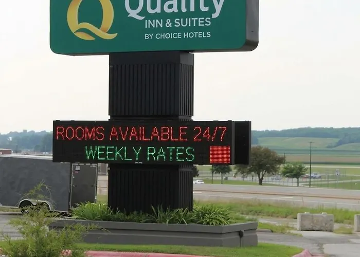 Quality & Airport Hotel 3*
