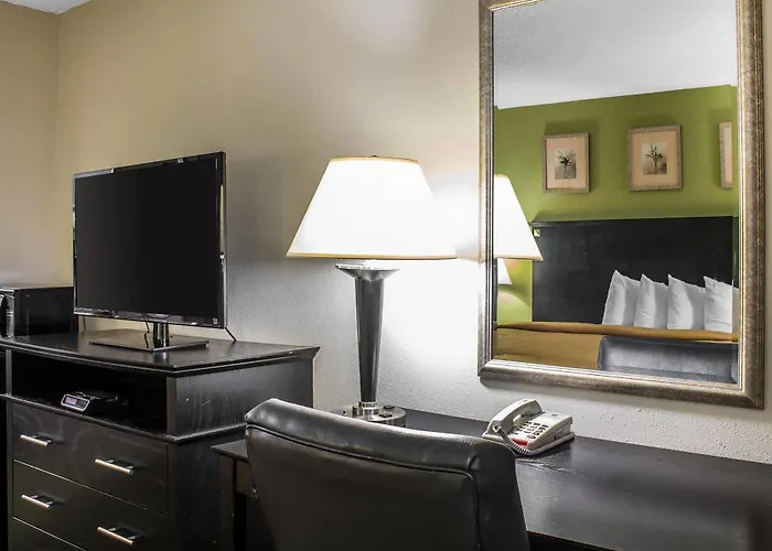 Quality & Airport Hotel 3*