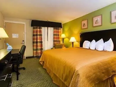 Quality & Airport 3* Moline